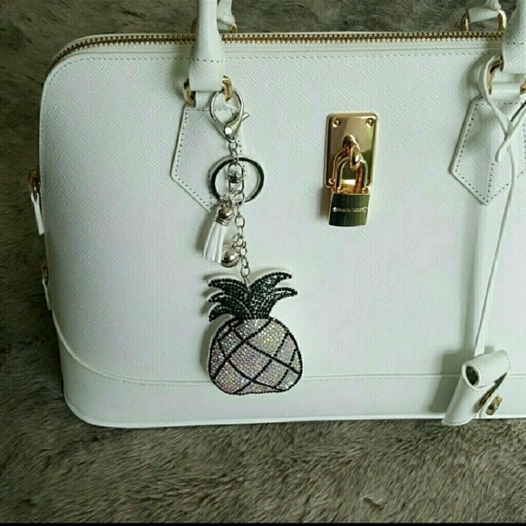 🍍Back in Stock! White Pineapple Key Chain🍍 - Picture 2 of 4